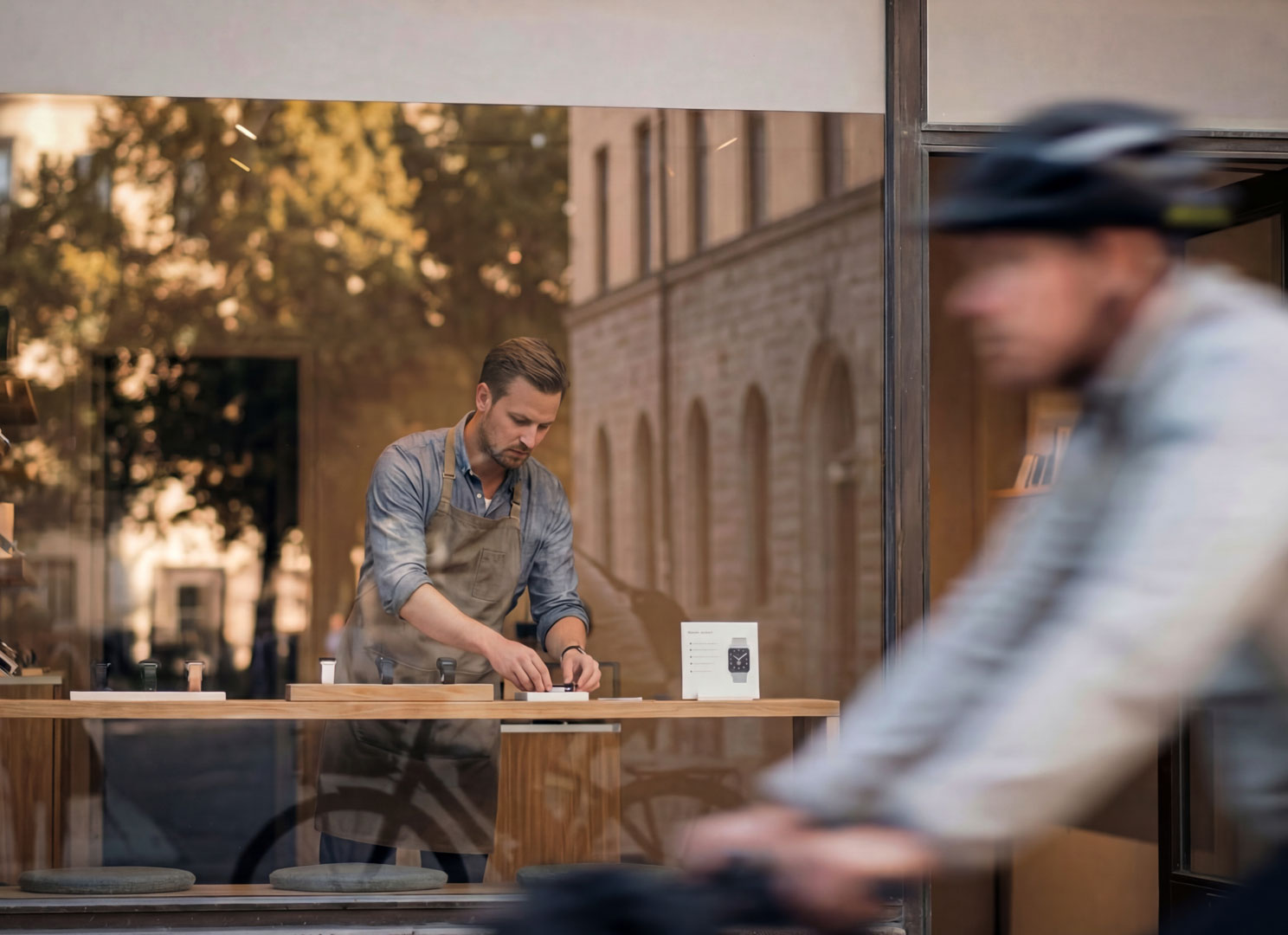 Intrum Brand AI 56 Webformat Small