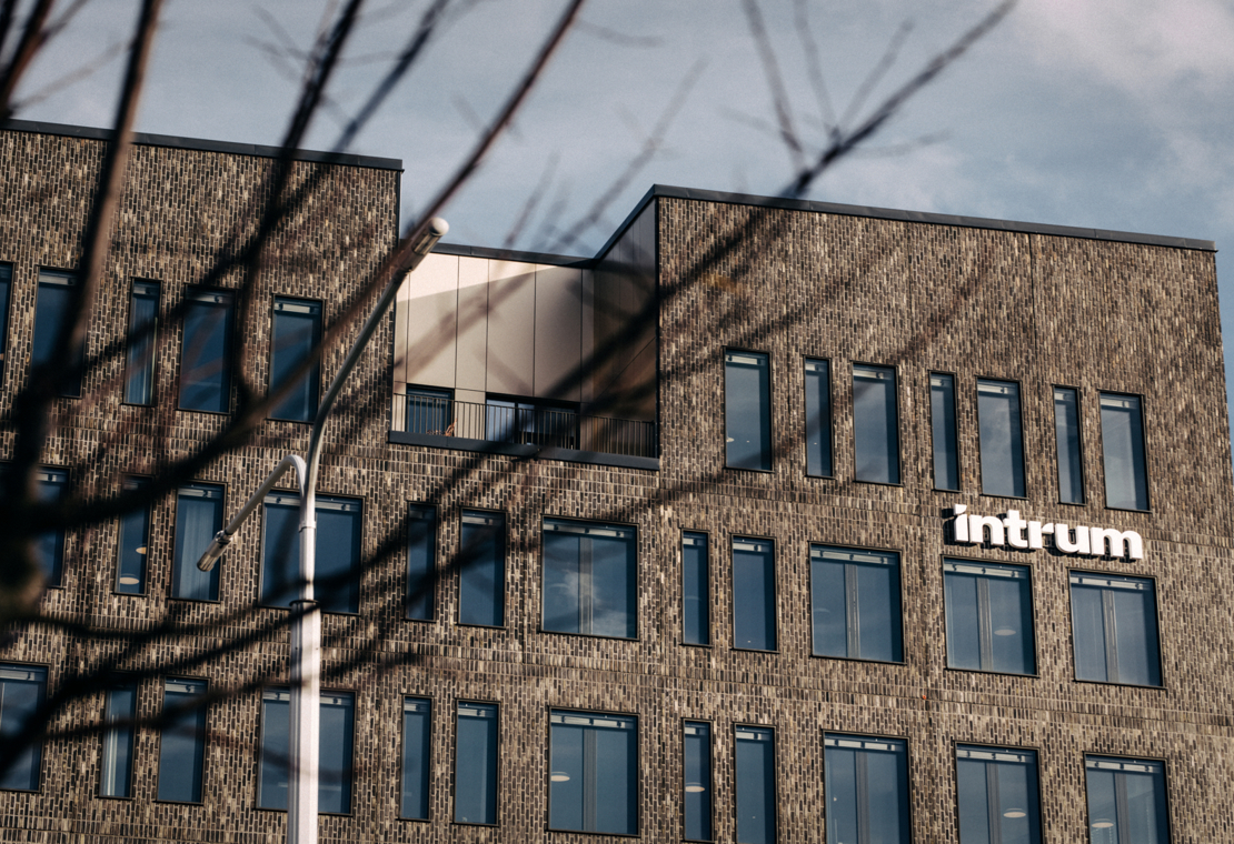 Financial reports & presentations